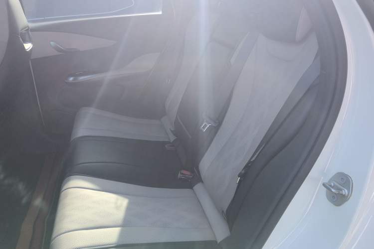 Used BYD Dolphin 2023 420 km Fashion Edition
