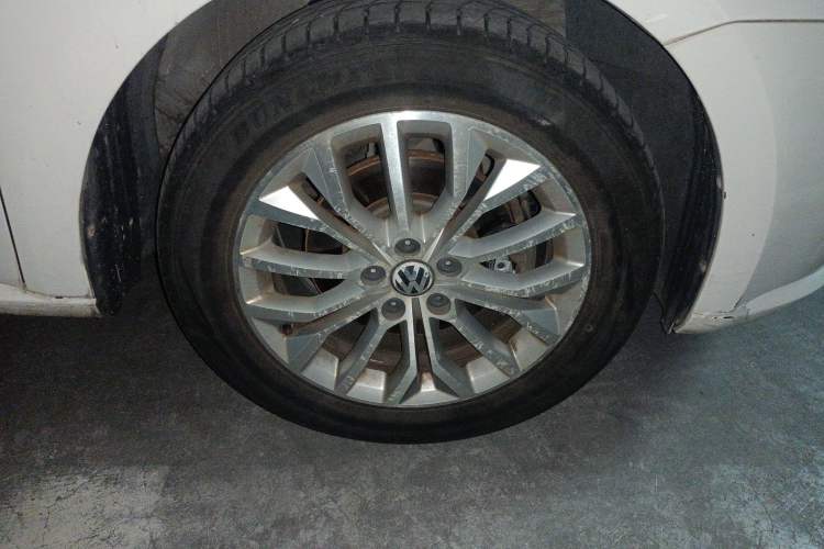 Used Volkswagen Gran Lavida 2013 1.6L Automatic Luxury Model
