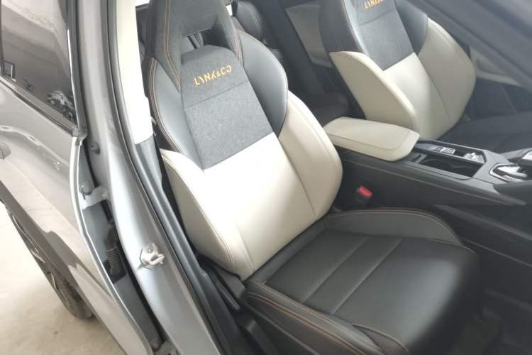 Used Lynk & Co 06 EM-P 2022 PHEV 84 km Range Pro Version