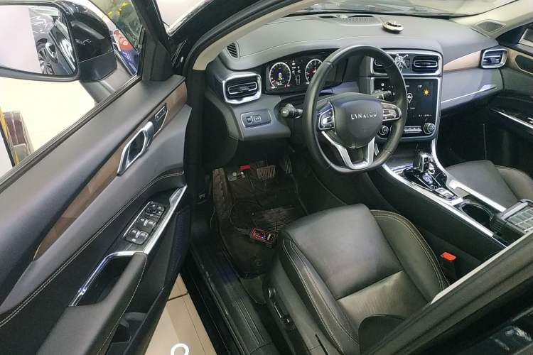 Used Lynk & Co 01 2019 2.0T Two-Wheel-Drive Pro Version China VI Standard
