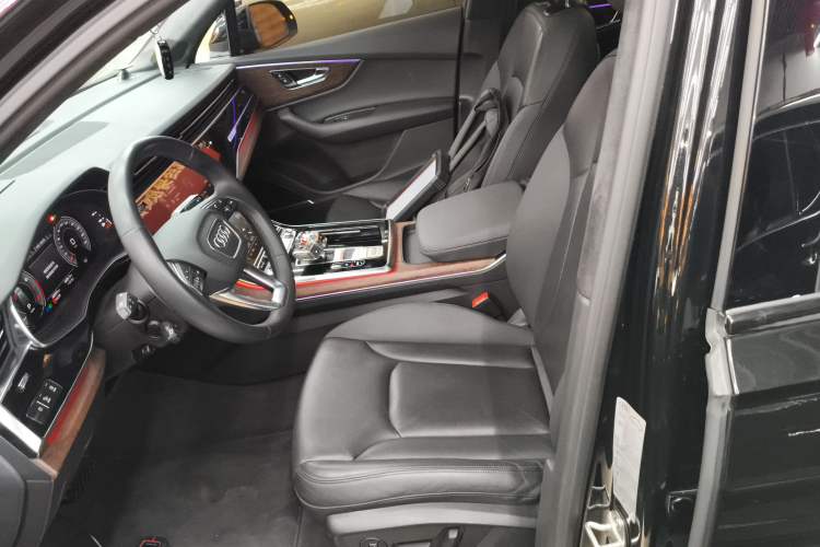 Used Audi Q7 2022 55 TFSI quattro S line Sport model