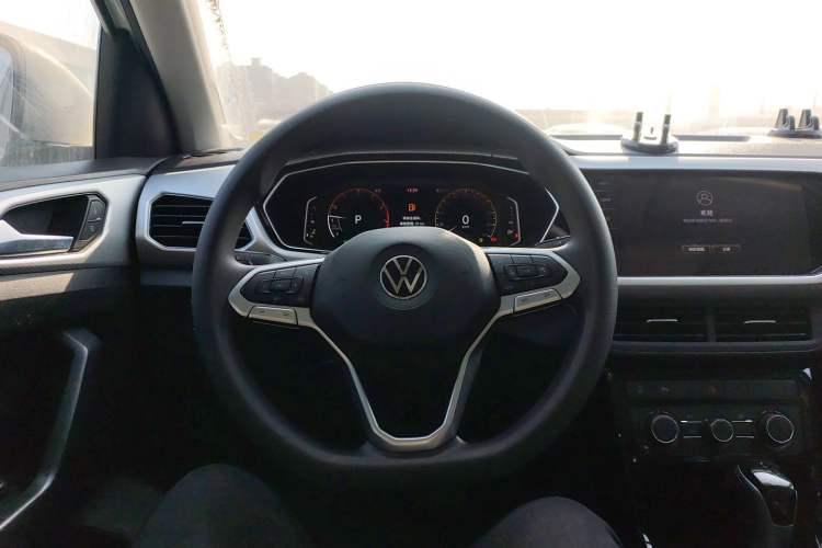 Used Volkswagen Tacqua 2023 200TSI DSG Joy-Connect Edition
