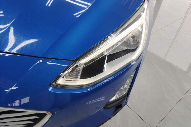 Used Ford Focus 2019 Hatchback EcoBoost 180 Automatic Trendy Model
