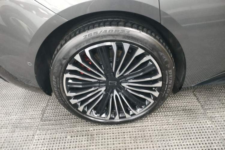 Used  12 2025 Ultra Extended-Range Edition