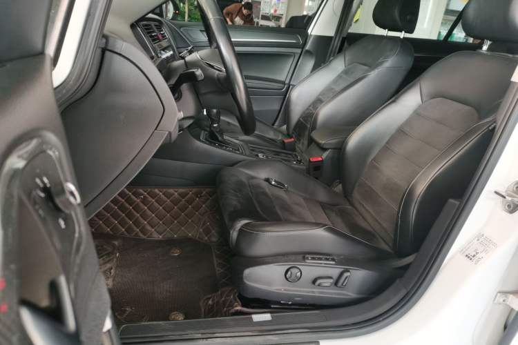 Used Volkswagen Golf 2020 280TSI DSG Luxury Edition
