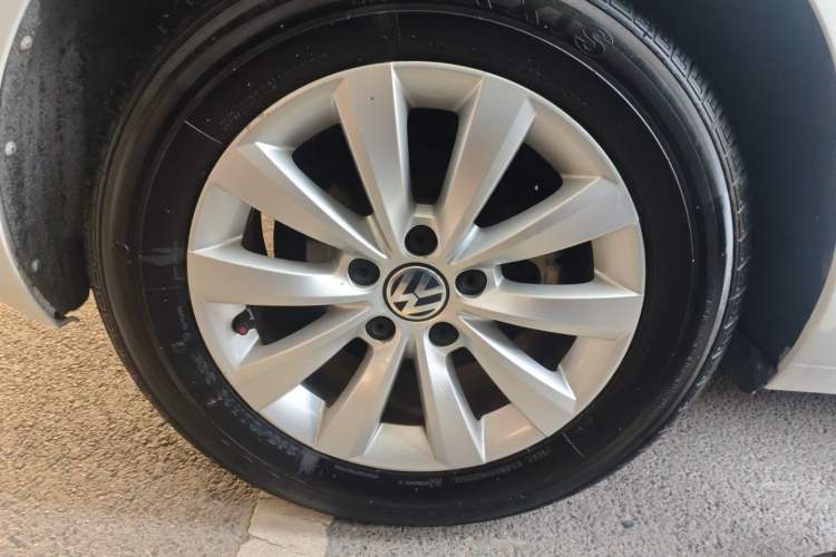 Used Volkswagen Beetle 2015 180TSI model
