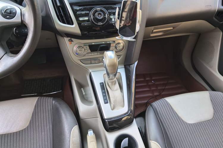 Used Ford Focus 2012 Hatchback 1.6L Automatic Fashion Edition
