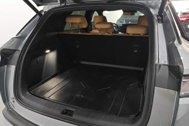 Used BYD Song L DM-i 2025 Intelligent Driving Version 160 km Beyond-Range Type