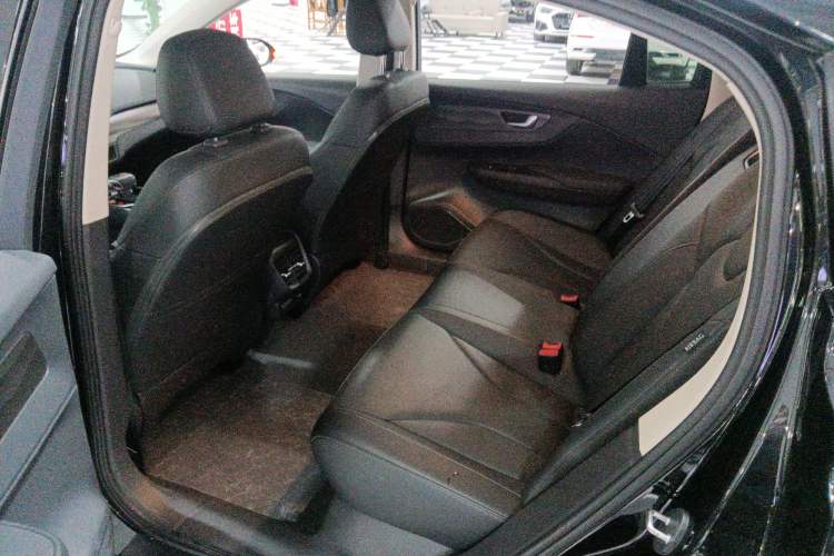 Used Hongqi E-QM5 2023 Base Travel Edition
