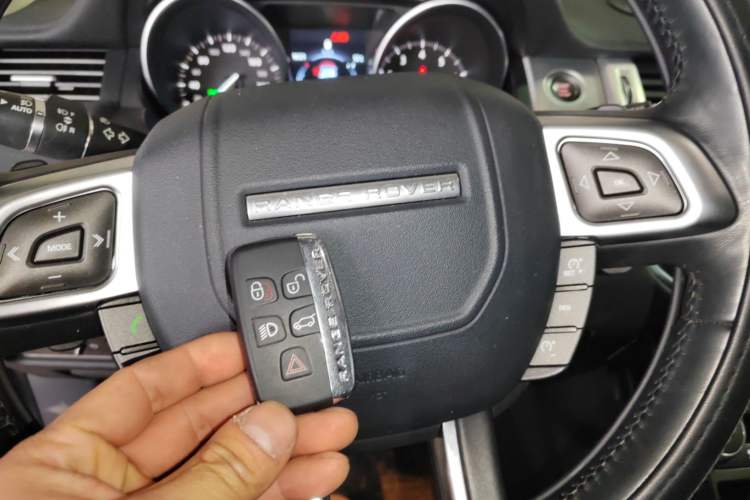 Used Land Rover Range Rover Evoque 2016 2.0T SE Smart Glow Edition