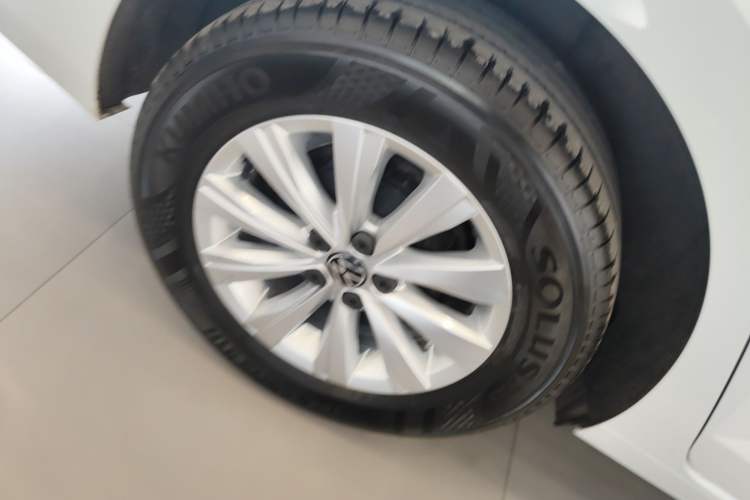 Used Volkswagen Lavida 2023 New Rui 1.5L Automatic New Yi Edition