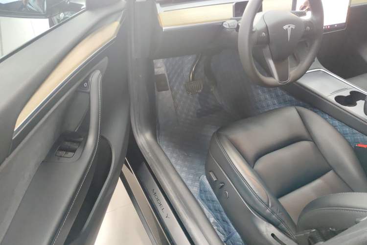 Used Tesla Model Y 2022 Rear-Wheel-Drive Version
