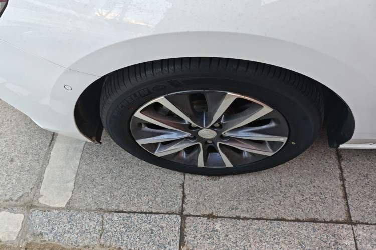 Used Buick GL6 2021 323T Mild Hybrid Connect Prestige Model
