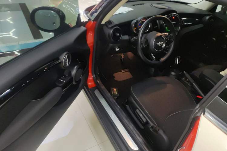 Used  MINI 2018 1.5T ONE PLUS
