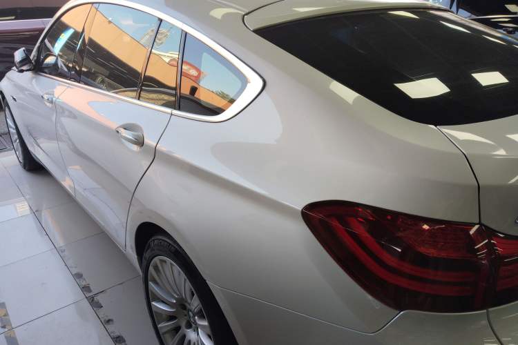 Used BMW 5 Series GT 2015 535i Leading Model
