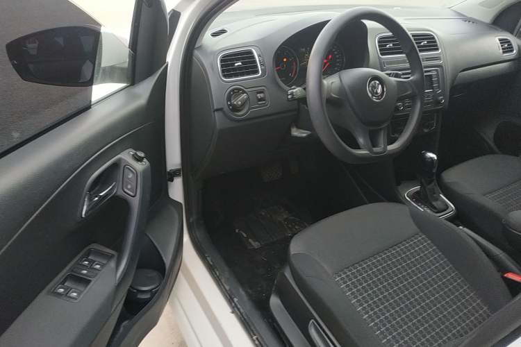 Used Volkswagen Polo 2014 1.4L Automatic Comfort Edition
