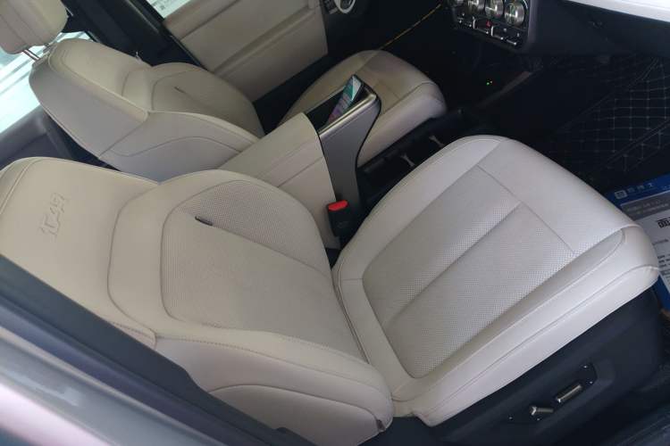 Used  V23 2025 401 Two-Wheel Drive Intelligent Driving Version