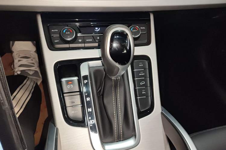 Used Geely Auto Emgrand X7 Sport 2016 1.8TD Automatic ZhiShang Model