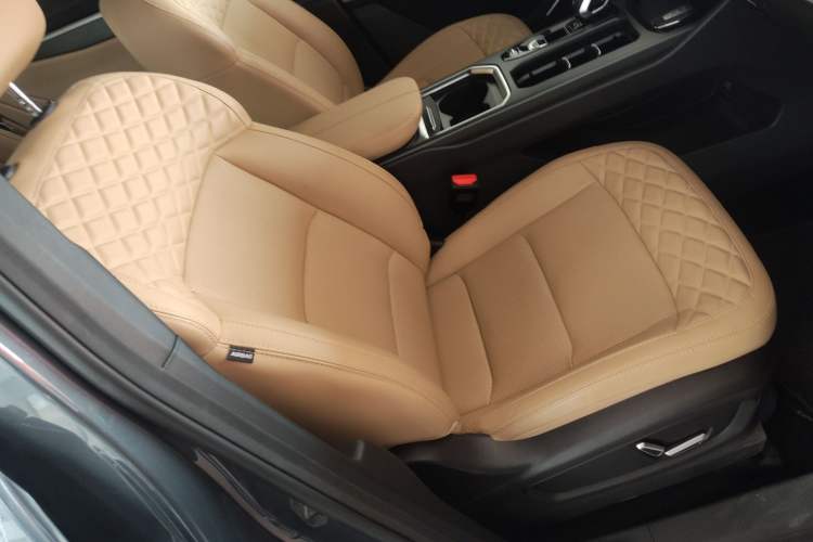 Used Geely Auto Haoyue L 2023 2.0T DCT Flagship Version