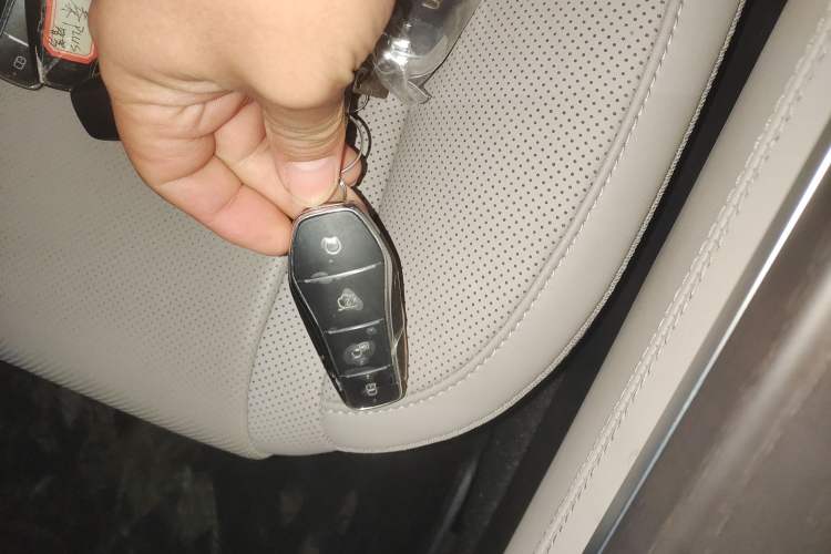 Used BYD Han 2025 DM-i Intelligent Driving Edition 125KM LiDAR Flagship Model
