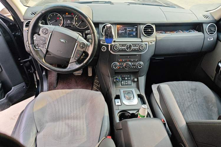 Used Land Rover Discovery 2016 3.0 SC Obsidian Black Heritage Edition SE