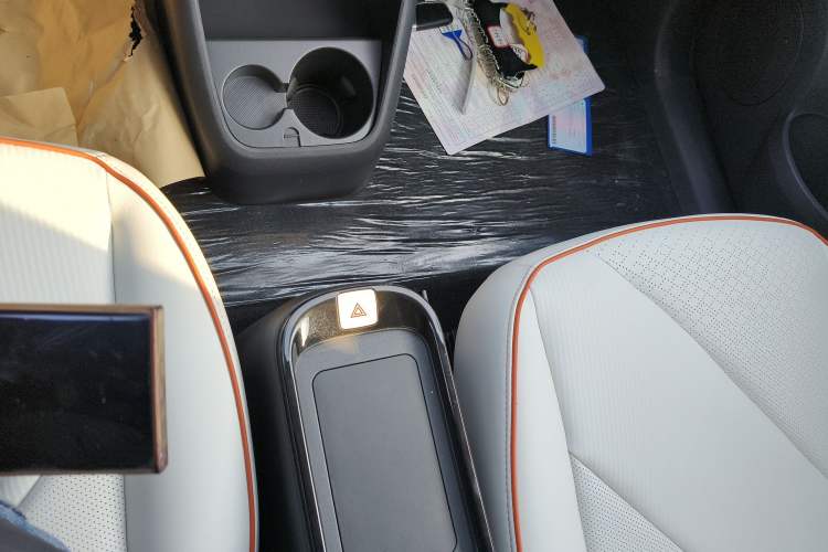 Used Chery Little Ant 2024 Refreshed Version Youth Edition 321 km Beloved Edition 29.23 kWh