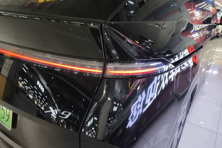 Used XPeng X9 2024 702 Ultra-Long Range Max
