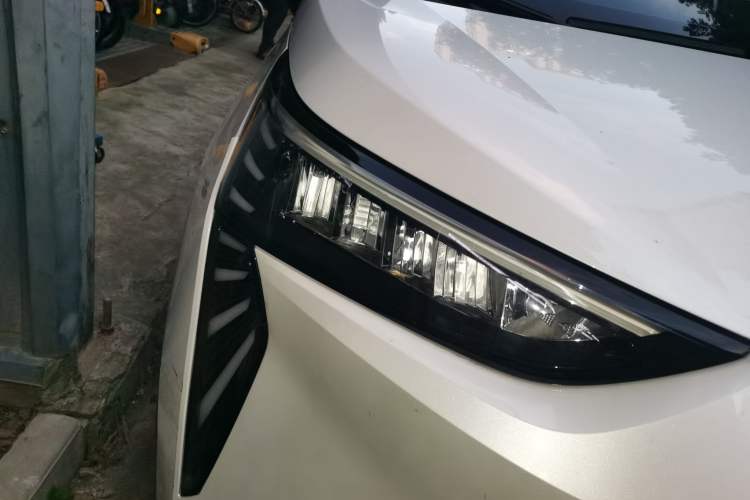 Used AION Y 2022 70 Tech Edition Lithium Iron Phosphate