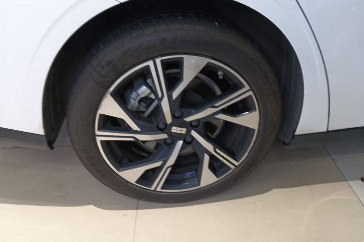 Used  L6 2024 125km Creative Edition
