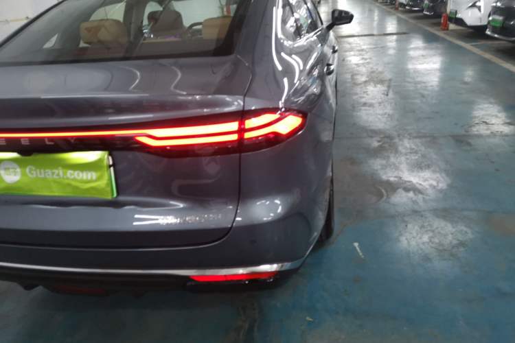 Used  Galaxy Stellar 6 
