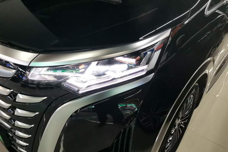 Used Denza D9 2024 DM-i 1050 Luxury Model