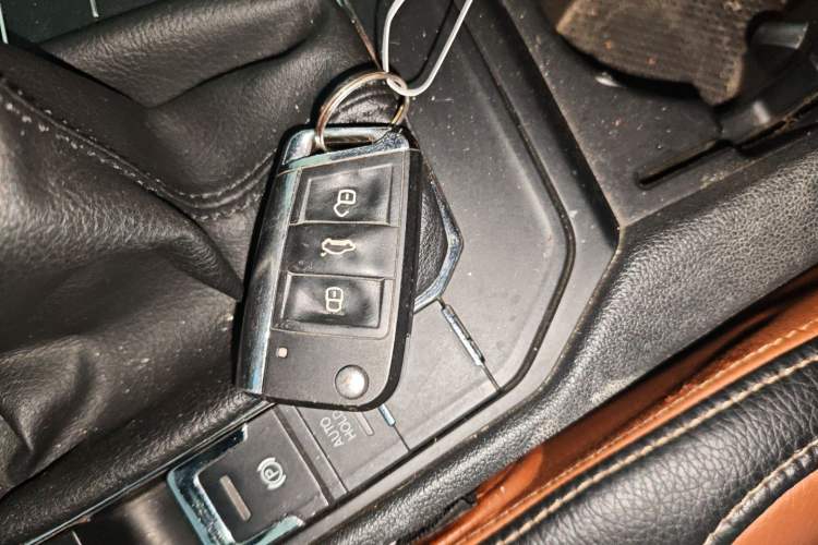 Used Volkswagen Lamando 2015 230TSI Manual Trend Edition
