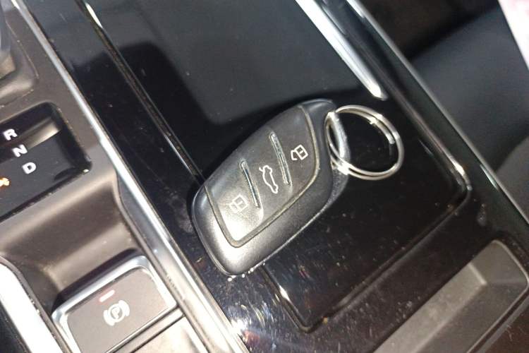 Used  ER6 2020 620 km Smart Edition
