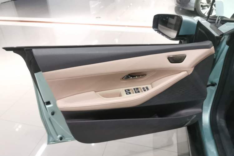 Used  SL03 2022 515 Pure Electric Version
