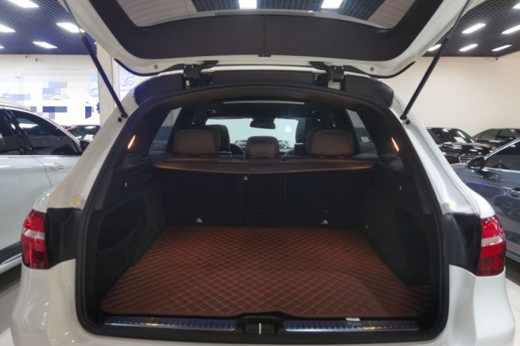 Used Mercedes-Benz GLC 2017 GLC 260 4MATIC Luxury Model
