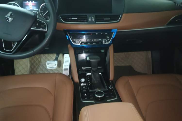 Used BORGWARD BX7 2016 28T Two-Wheel Drive Luxury Version 5 Seats
