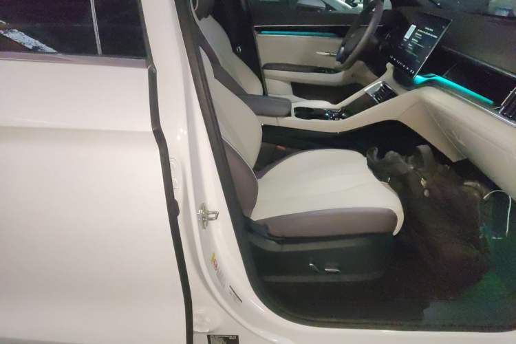 Used BYD Song PLUS New Energy 2025 EV Intelligent Driving Version 520km Premium Model
