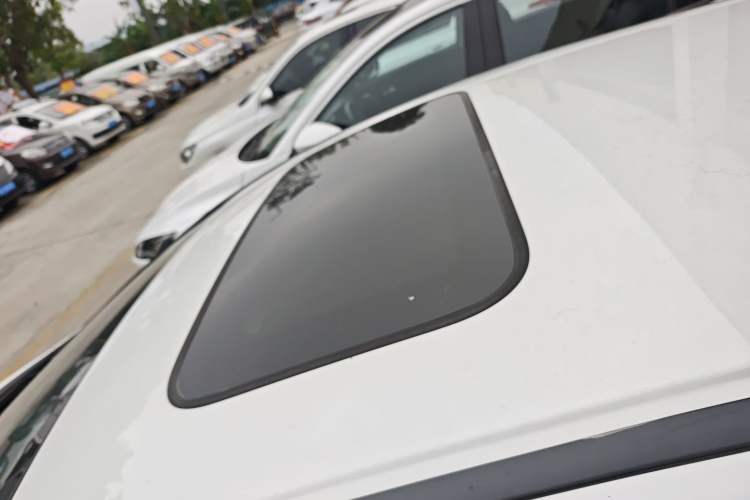 Used Honda Jade 2017 1.8L automatic Comfort version 5 seats
