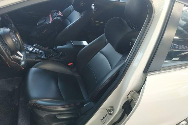 Used Mazda Mazda 3 Axela 2017 Sedan 1.5L Automatic Comfort Model Emission Standard China V