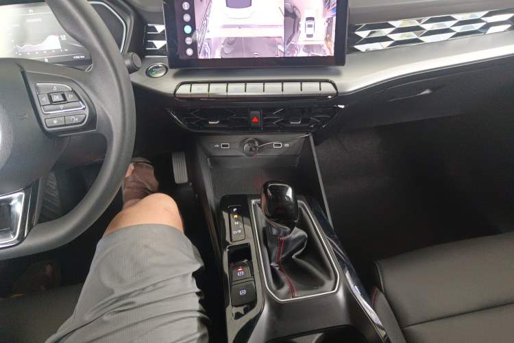 Used MG 5 2023 180 DVVT CVT Luxury Edition
