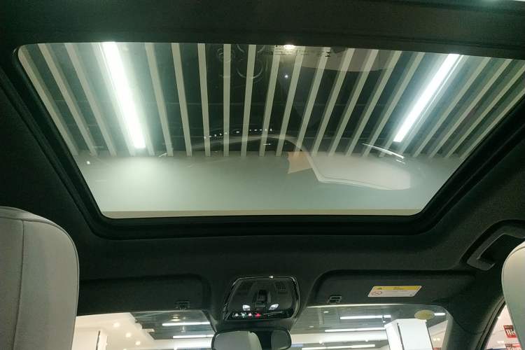 Used Cadillac GT4 2023 25T Luxury Model
