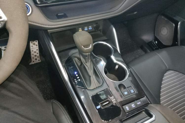 Used Toyota Crown Land Cruiser 2021 2.5L HEV Four-Wheel Drive Premium Edition
