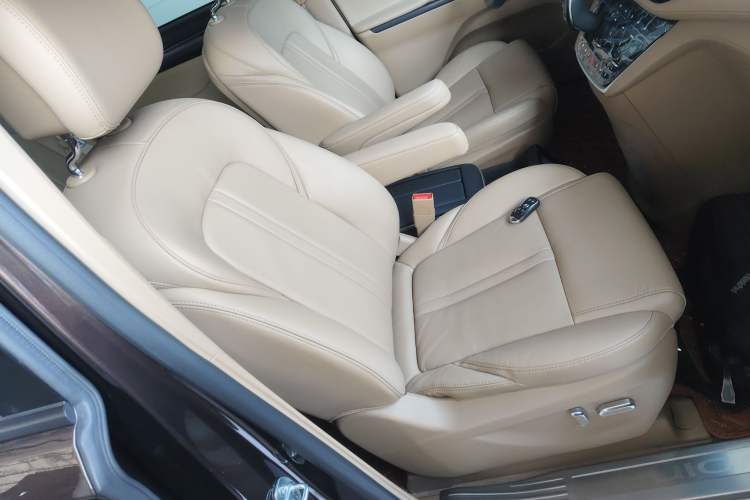 Used Buick GL8 2020 ES Land Cruiser 653T Luxury Edition
