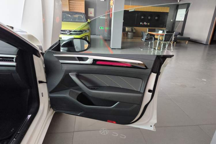 Used Volkswagen FAW-Volkswagen CC 2024 380TSI Striking Edition
