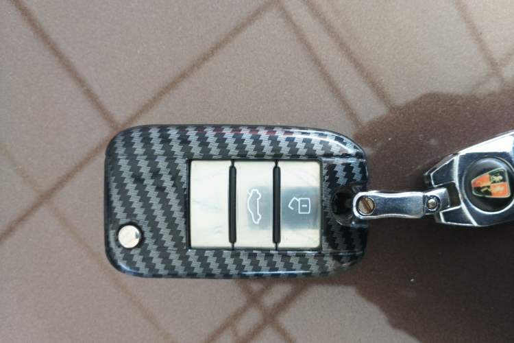 Used Roewe RX5 2016 20T Two-Wheel Drive Automatic Internet Smart Edition
