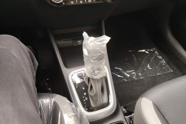 Used Kia Stonic 2021 1.4L CVT Sunroof Model
