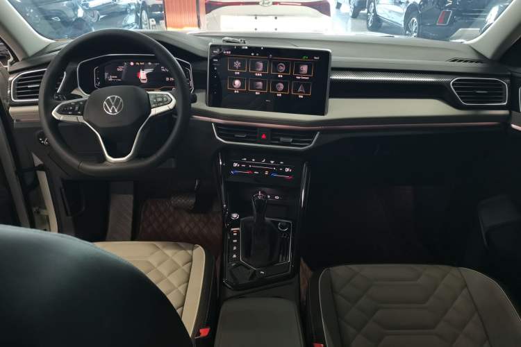 Used Volkswagen Tayron 2023 280TSI Two-Wheel-Drive Luxury Plus Advanced Version
