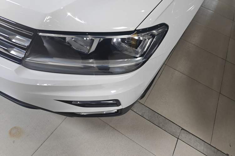 Used Volkswagen Tiguan L 2019 Revised 330TSI Automatic Two-Wheel Drive Smart & Luxury Edition China VI Standard
