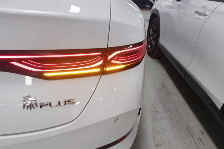 Used BYD Qin PLUS 2025 DM-i Smart Drive 55KM Leading Model
