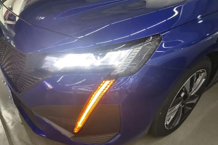 Used Peugeot 408 2022 1.6T Light-Chasing Edition
